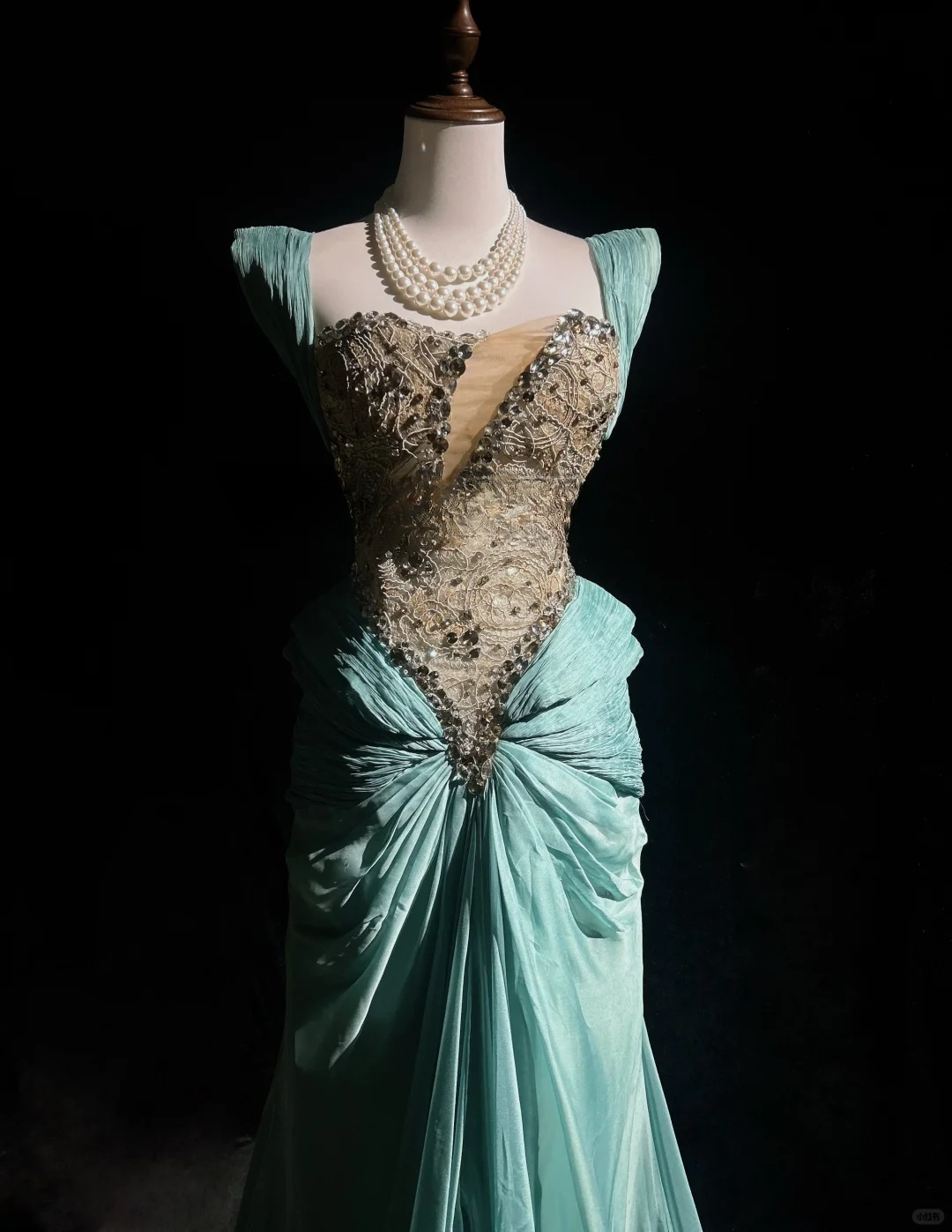 Retro Gorgeous A Line Straps Pleated Beaded Blue Satin Prom Dress Evening Dress SH3328