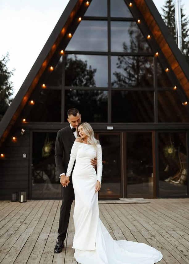 Classic Mermaid Long Sleeve White Satin Long Train Wedding Dress SH6024