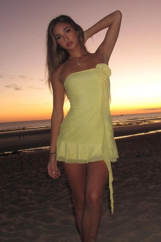 Trendy Sheath Strapless Yellow Short Homecoming Dress with 3D Flowers SH7737