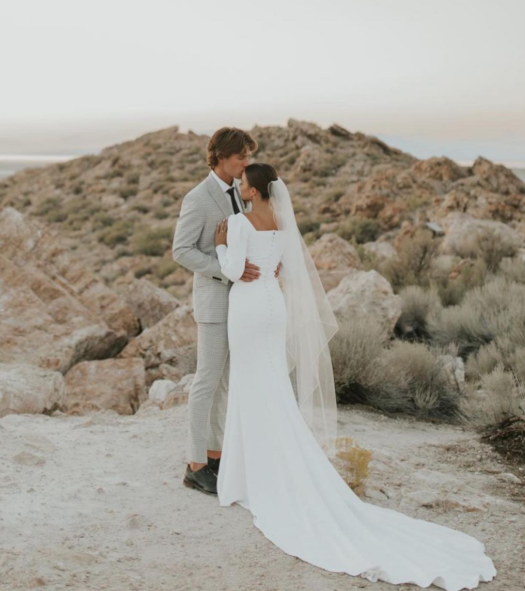 Simple White Mermaid Long Sleeve Satin Long Train Wedding Dress SH7129