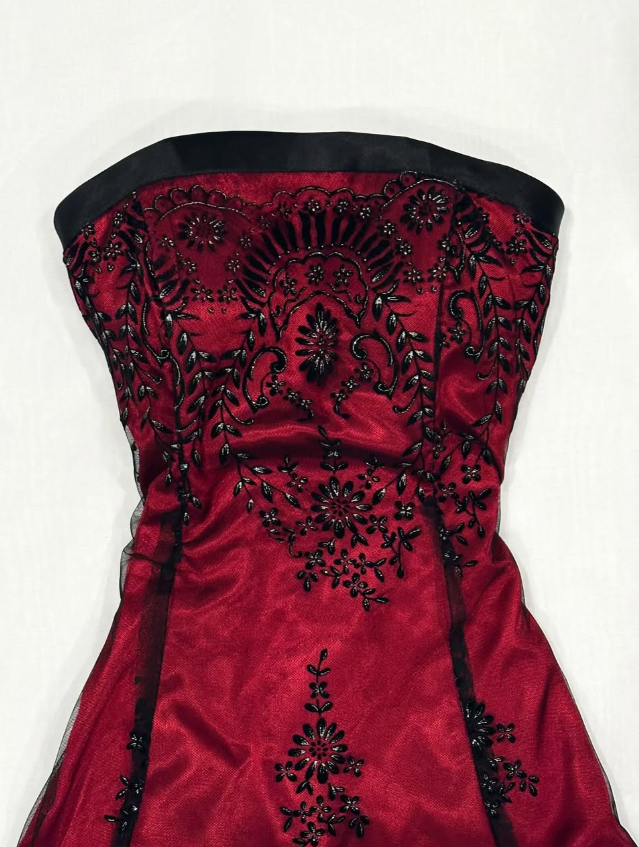 Black Appliques A Line Strapless Black Tulle Burgundy Satin Short Homecoming Dress Birthday Dress Outfits SH3540