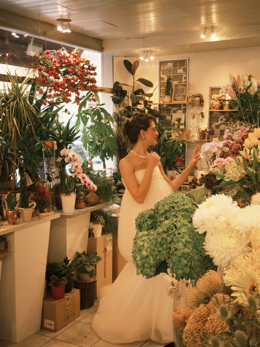 Cute Unique Mermaid Strapless White Tulle Long Wedding Dress SH5100