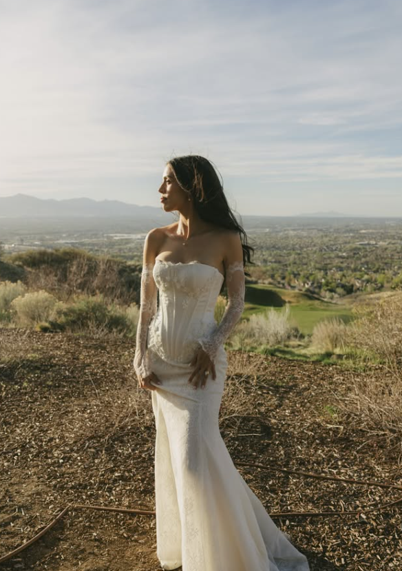 Dreamy Mermaid Strapless Corset Exquisite White Lace Long Train Wedding Dress SH7138