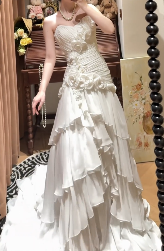 Vintage Stunning A Line Sweetheart Neck 3D Floral Layered White Chiffon Wedding Dress Prom Dress SH5882