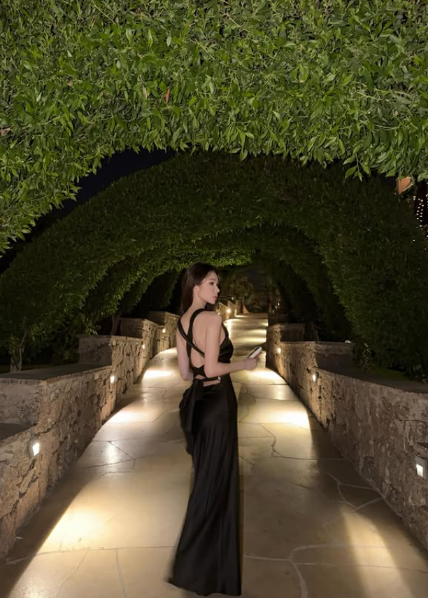 Sexy Black A Line Spaghetti Strap Satin Open Back Prom Dress Vacation Dress SH5194