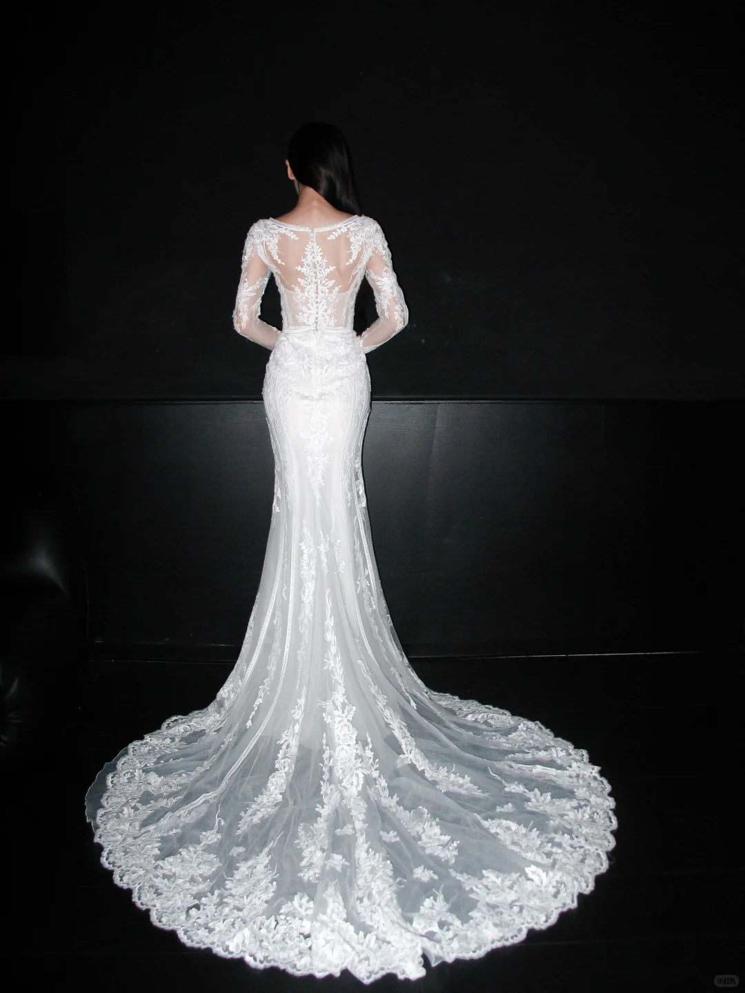 Elegant Mermaid Long Sleeve V Neck Lace Tulle Long Train Wedding Dress SH6614