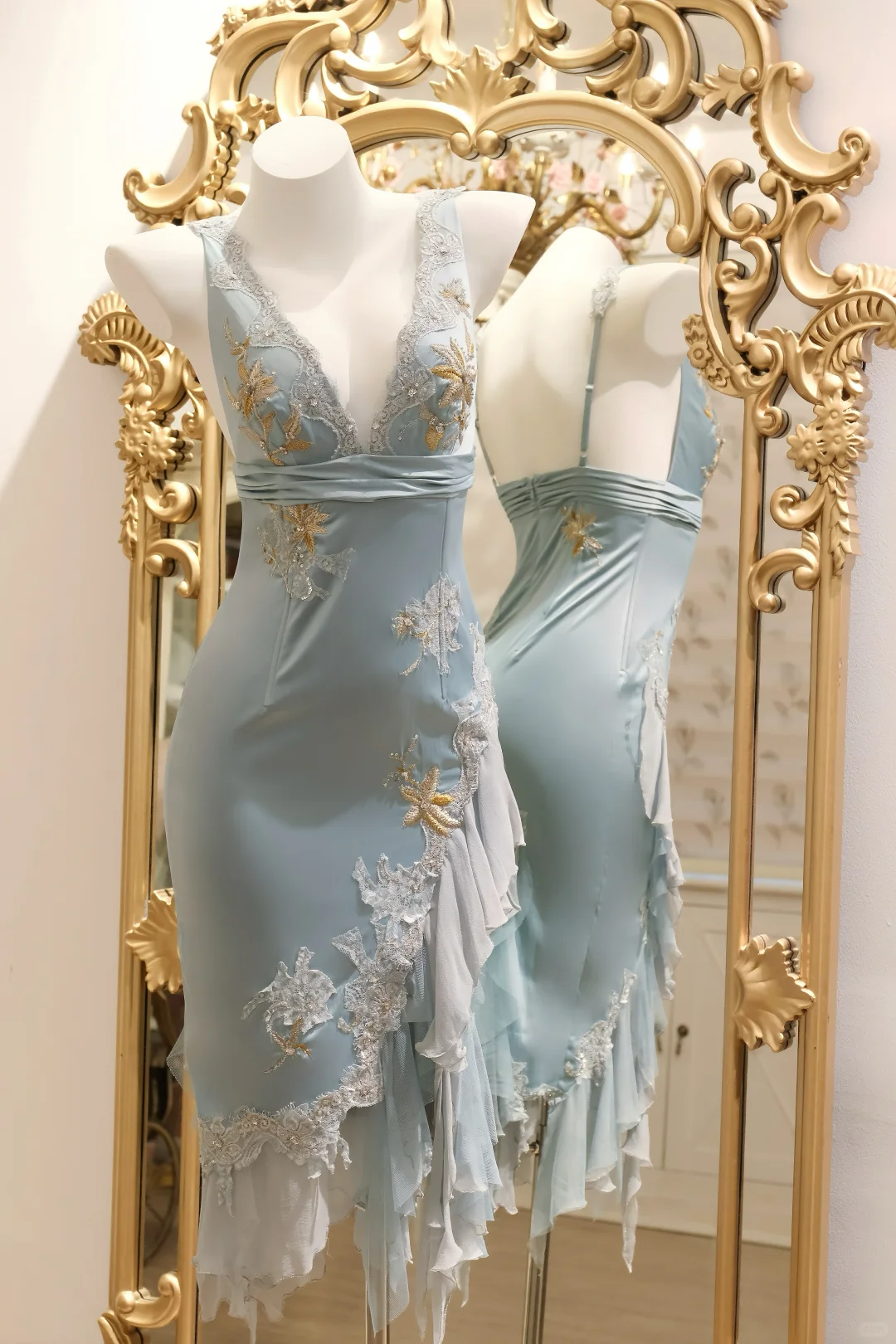 Baby Blue Sheath V Neck Lace Ruffle Satin Short Homecoming Dress Outfits SH5118