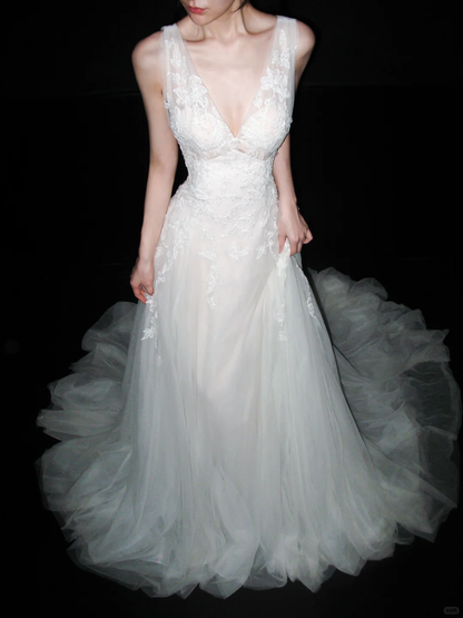 Gentle A Line V Neck Appliques White Tulle Long Wedding Dress SH5956