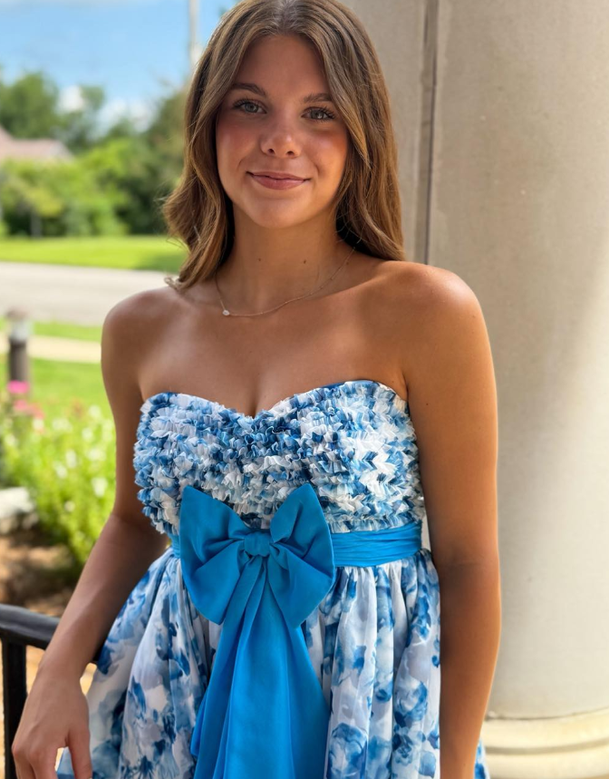 Cute Blue Print Floral A Line Sweetheart Neck Satin Short Homecoming Dress SH6792