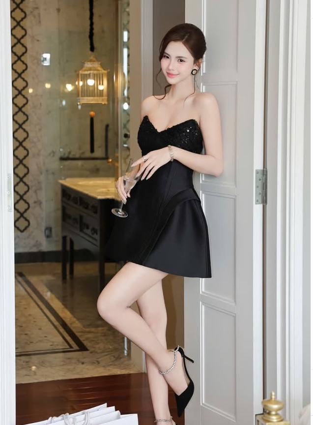 Charming Black A Line Sweetheart Neck Sequin Satin Cocktail Dress Homecoming Dress SH6162