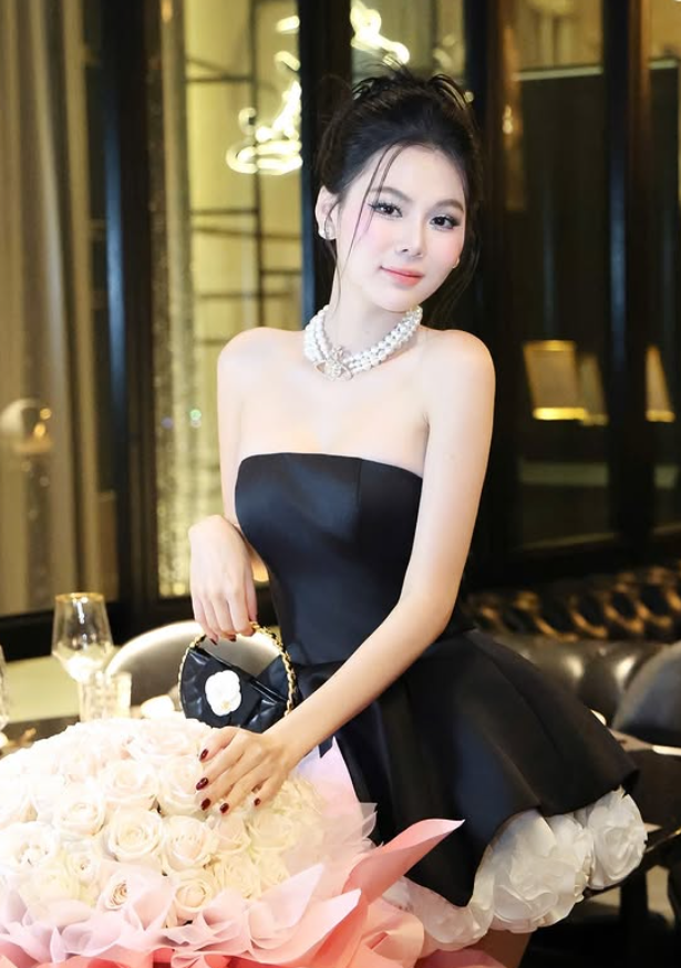 Cute A Line Strapless Black Satin Short Homecoming Dress Outfits SH6232