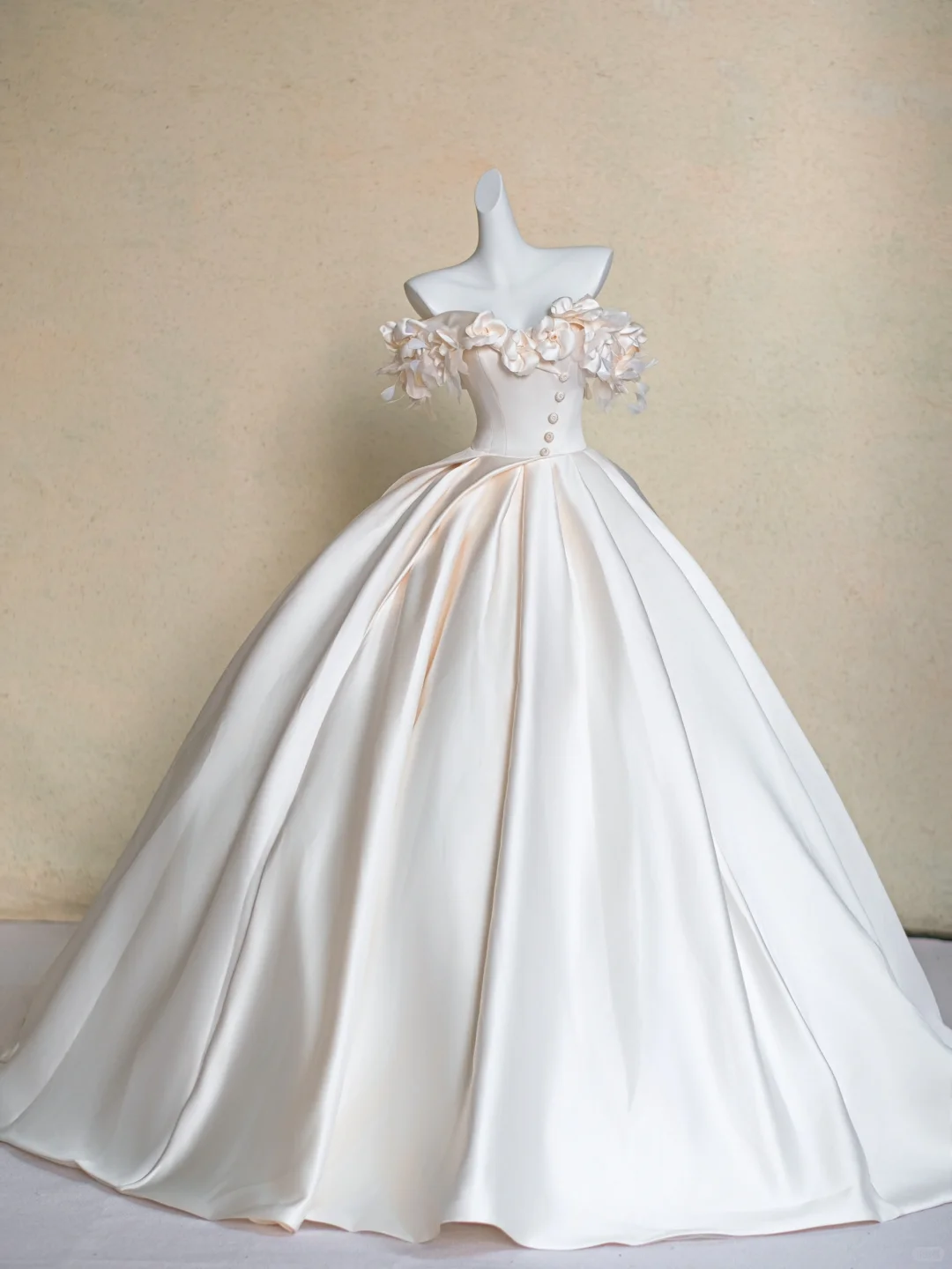 Elegant Ball Gown Off the Shoulder Floral Ivory Satin Prom Dress Wedding Dresses SH4589