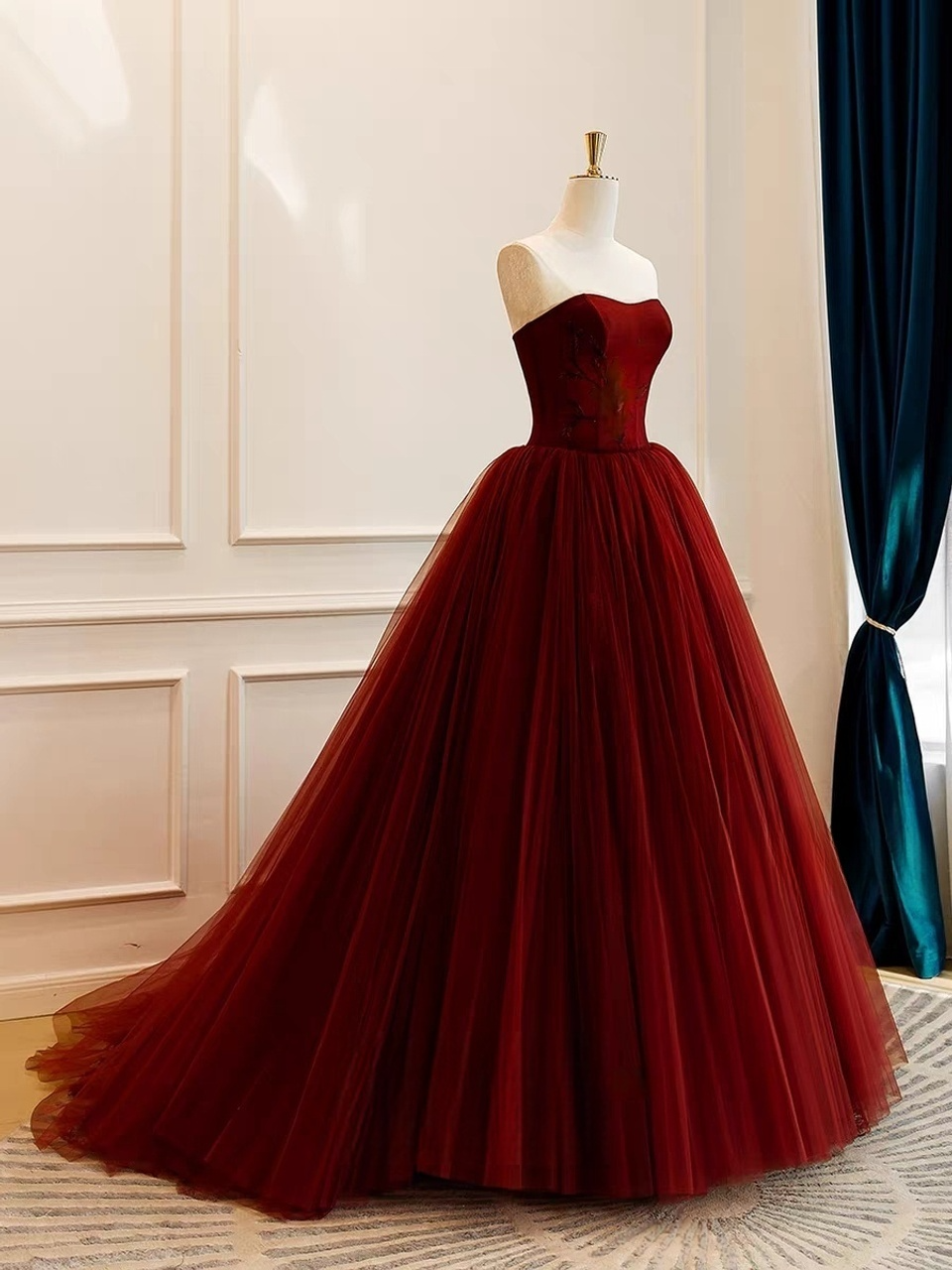 Burgundy Strapless Sleeveless Beading Tulle Prom Dress SH1878