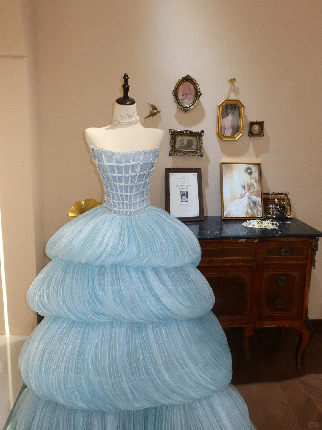 Stunning Ball Gown Strapless Rhinestone Layered Tulle Prom Dress Evening Dress SH7377