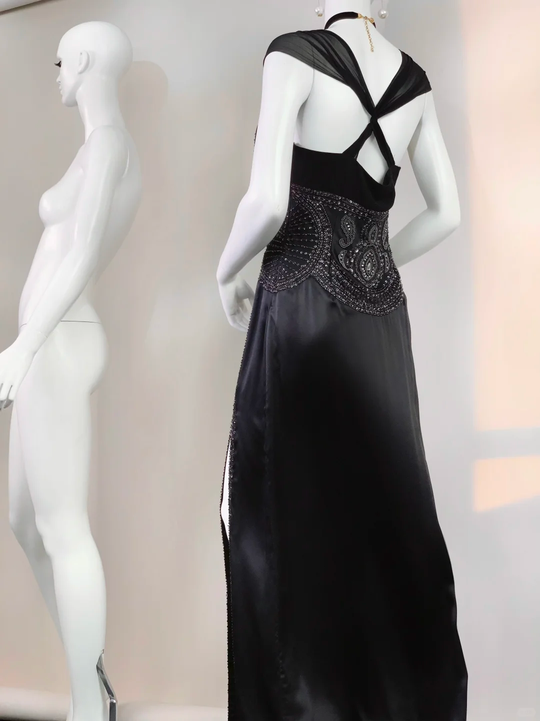Vintage Sexy Black A Line Exquisite Beaded Chiffon Satin Prom Dress Evening Dress SH5133
