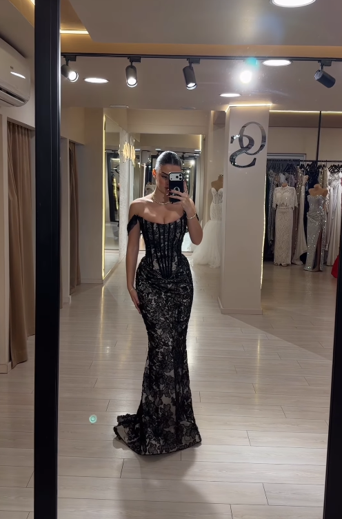 Sexy Mermaid Off the Shoulder Corset Beaded Black Lace Long Prom Dress SH5304