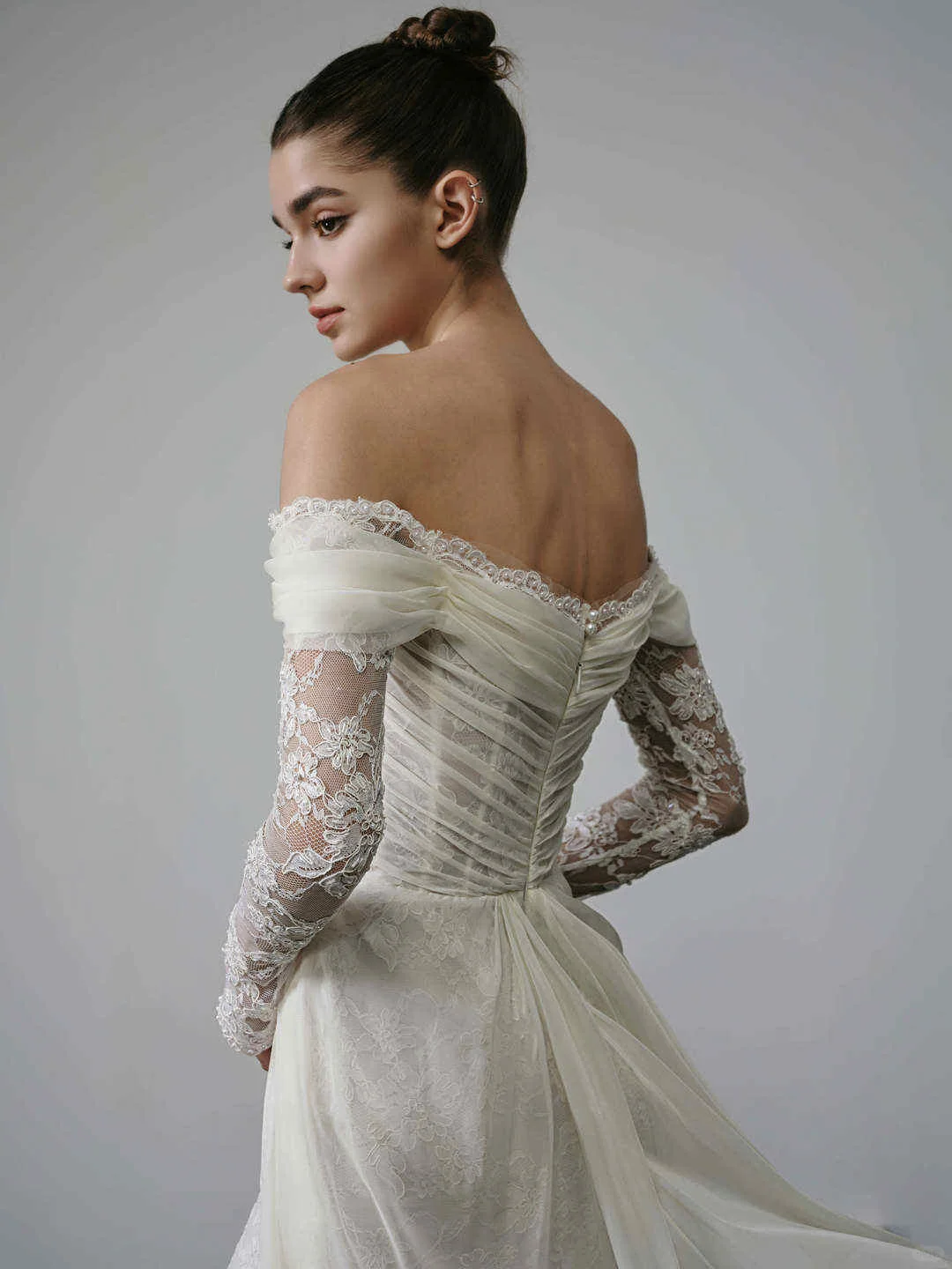 Stylish Mermaid Long Sleeve V Neck White Lace Tulle Wedding Dress with Slit SH8914