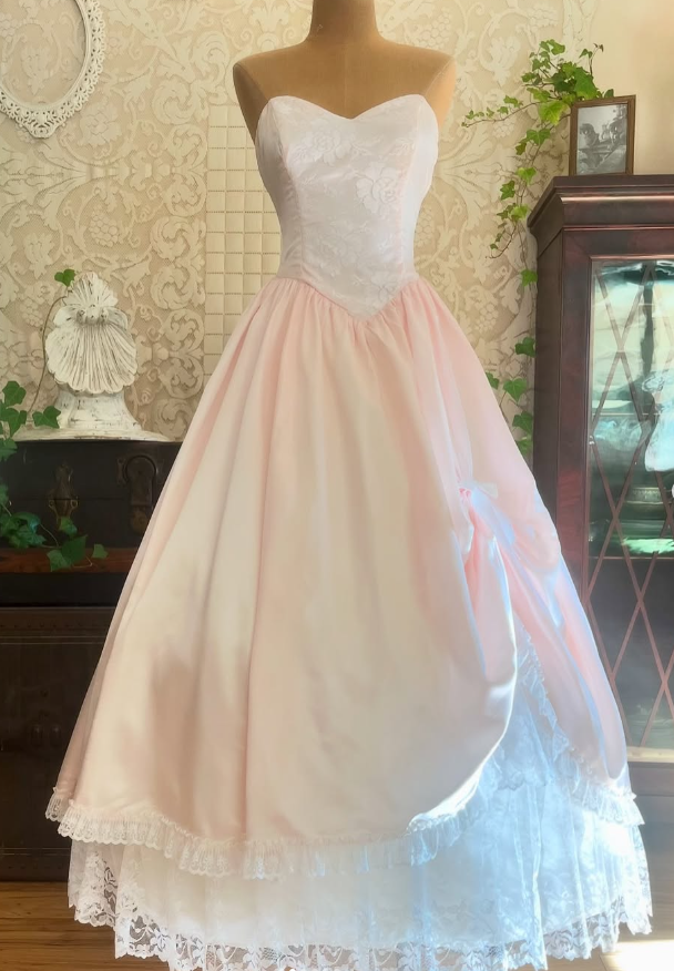 Vintage A Line Sweetheart Neck Lace Light Pink Satin Long Prom Dress Evening Dress SH1885