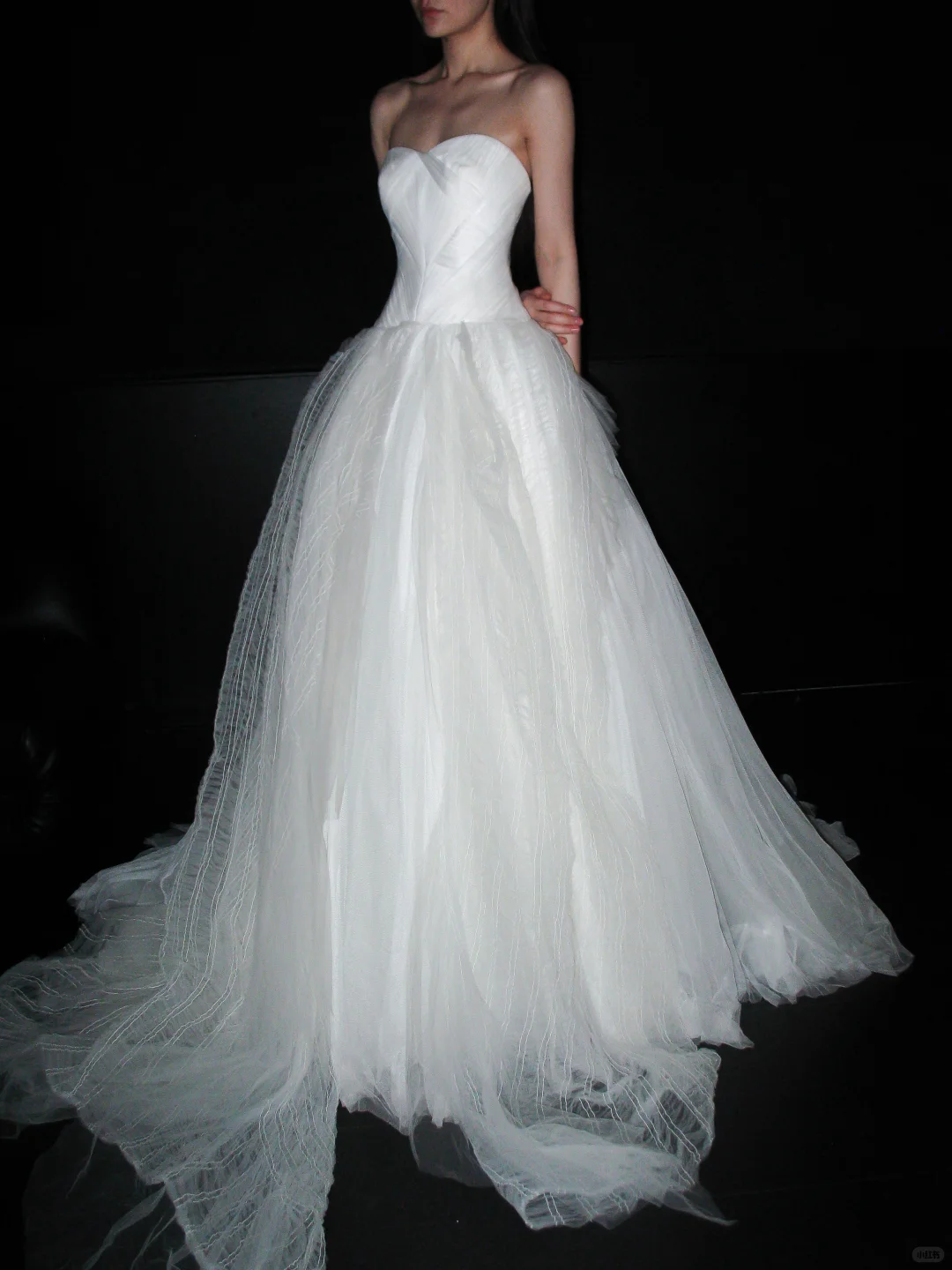 Classic Ball Gown Sweetheart Neck White Tulle Long Wedding Dress SH6616