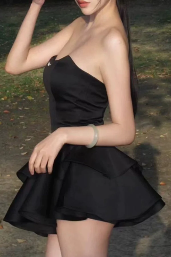 Chic Strapless Black Satin Short Prom Dress Layered Homecoming Dresses SH1411