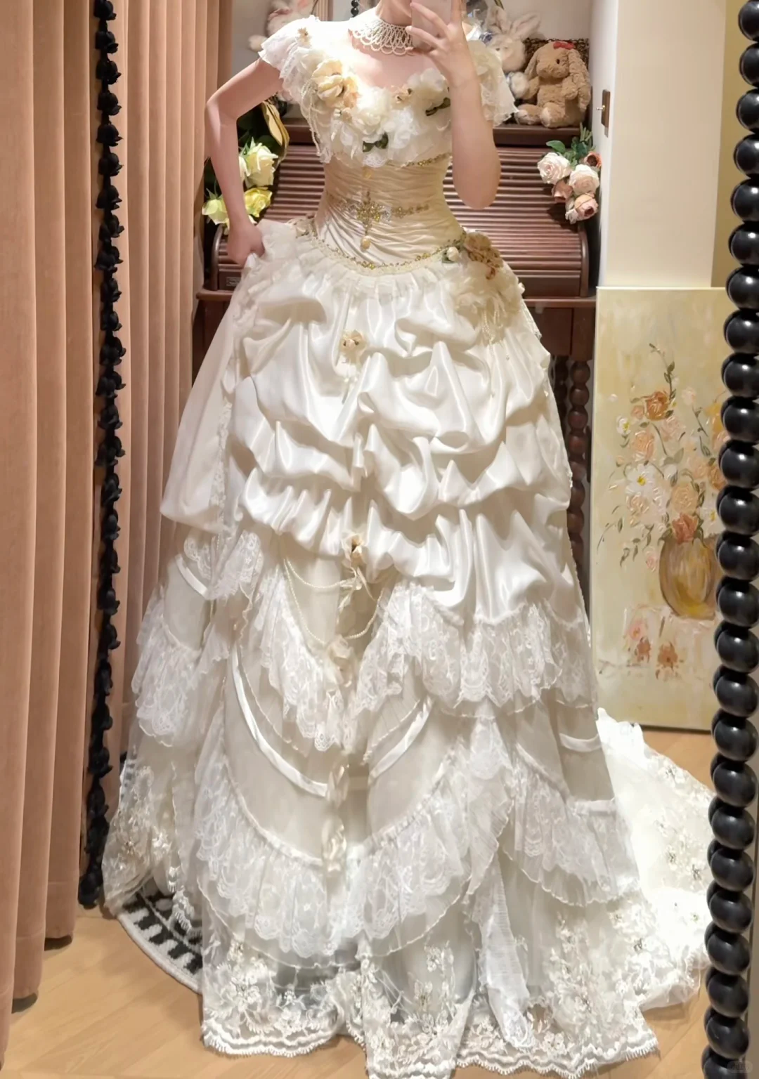 Glamorous Retro Ball Gown V Neck 3D Floral Layered Lace Satin Wedding Dress Prom Dress SH5886