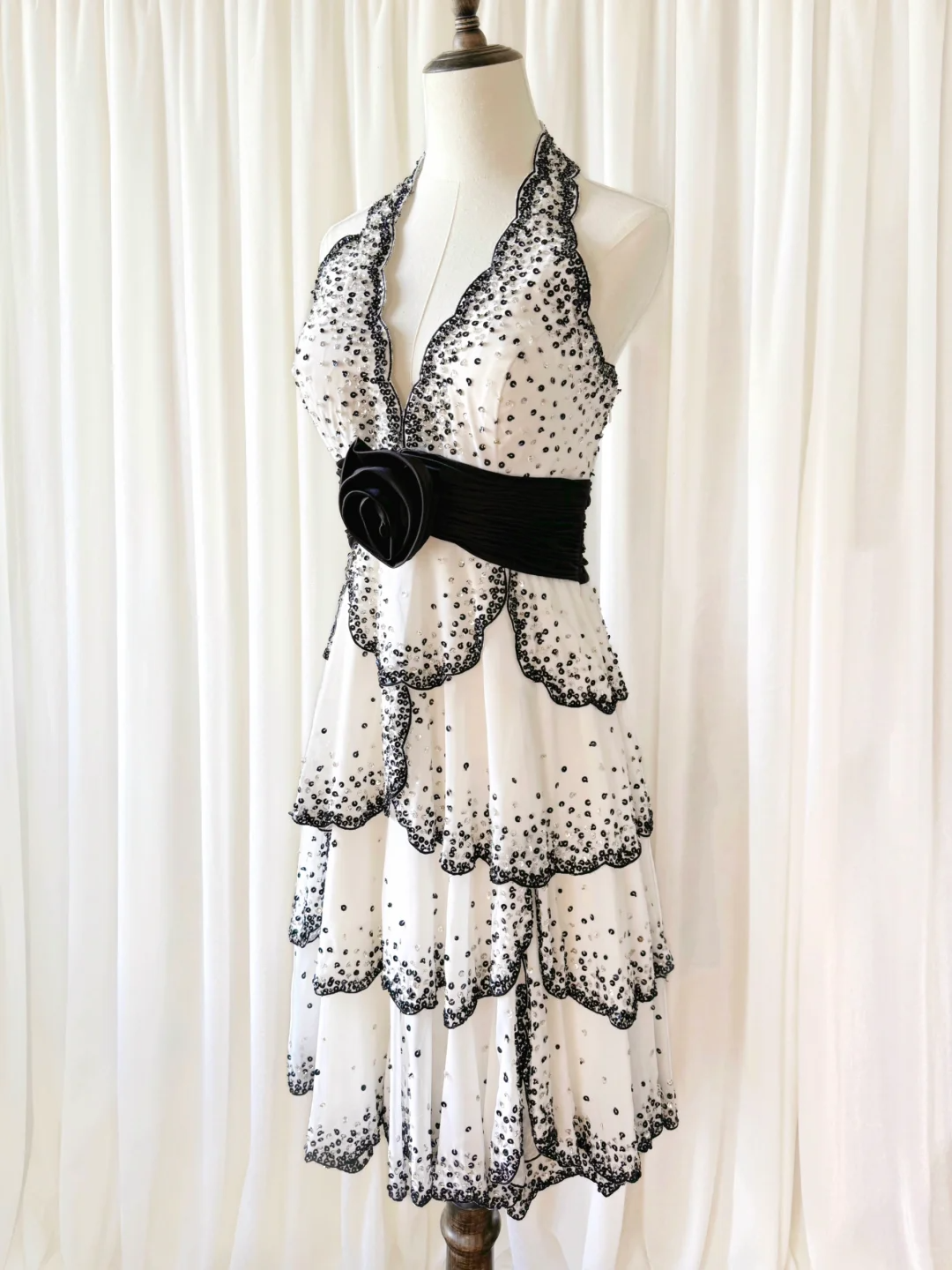 Vintage White Halter Black Beaded Layered Chiffon Short Prom Dress SH5435