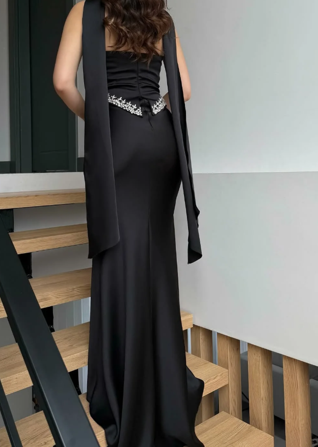 Black Sheath Strapless Exquisite Beaded Satin Prom Dress Evening Dress SH5414
