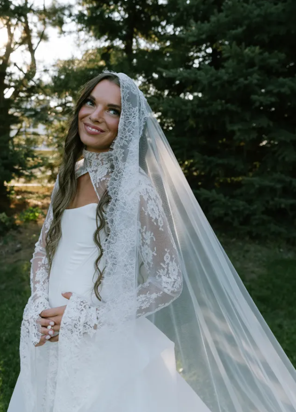 Modern Ball Gown Long Sleeve White Lace Satin Chiffon Long Wedding Dress SH7146