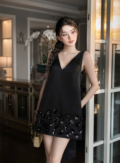 Simple A Line V Neck Black Beaded Satin Short Homecoming Dress Outfits SH6230