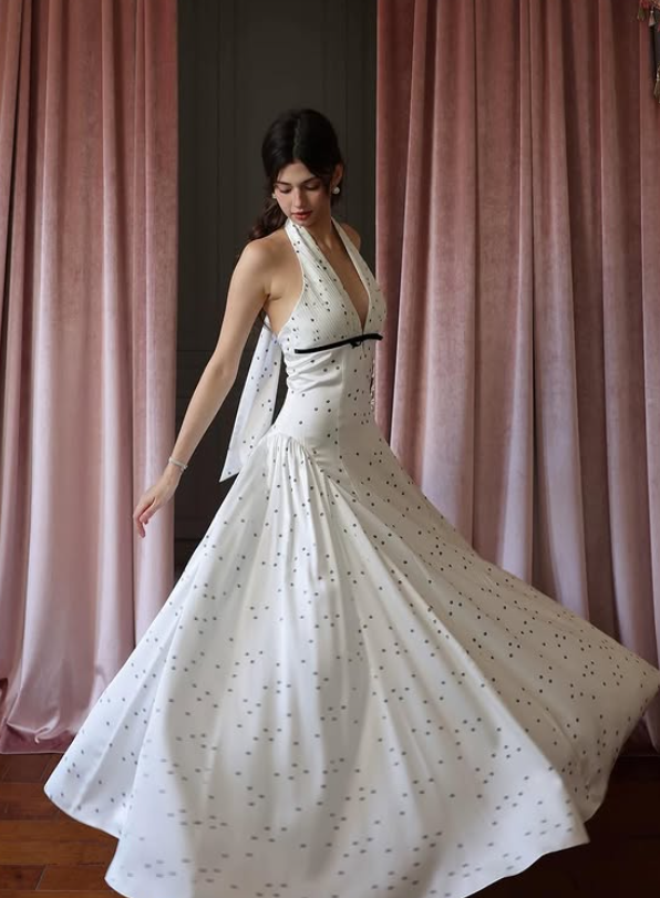Classic Polka Dot A Line V Neck Satin Backless Prom Dress Outfits SH5315