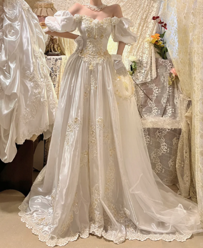 Glamorous Retro Ball Gown Puff Sleeve Beaded Satin Wedding Dress Prom Dress SH5885