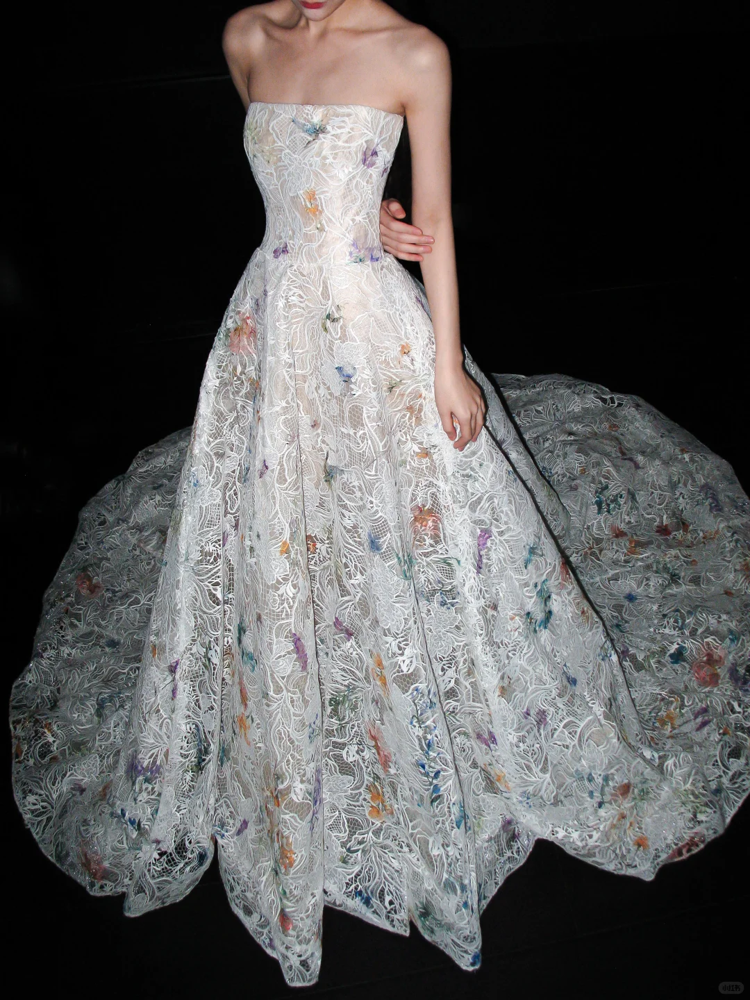 Colorful A Line Strapless White Exquisite Lace Long Wedding Dress SH8882