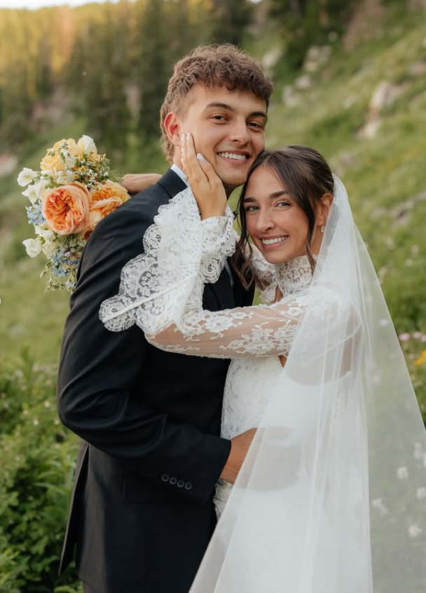 Romantic Sheath Long Sleeve White Lace Wedding Dress with Slit SH6988
