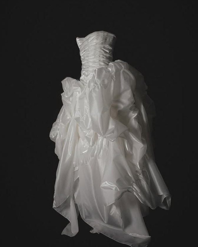 Flowy A Line Sweetheart Neck Pleated White Organza Wedding Dress SH4528