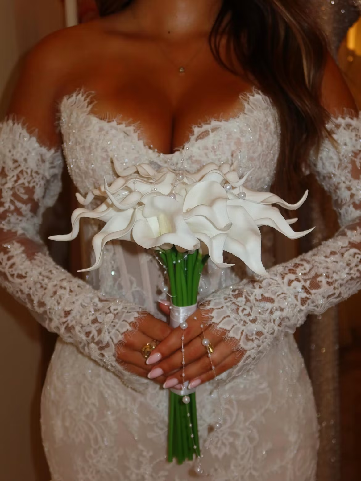 Romantic Sheath Sweetheart Neck Exquisite White Lace Wedding Dress SH8548