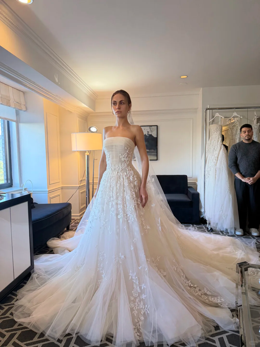 Romantic Ball Gown Strapless Beaded White Tulle Wedding Dress SH4993