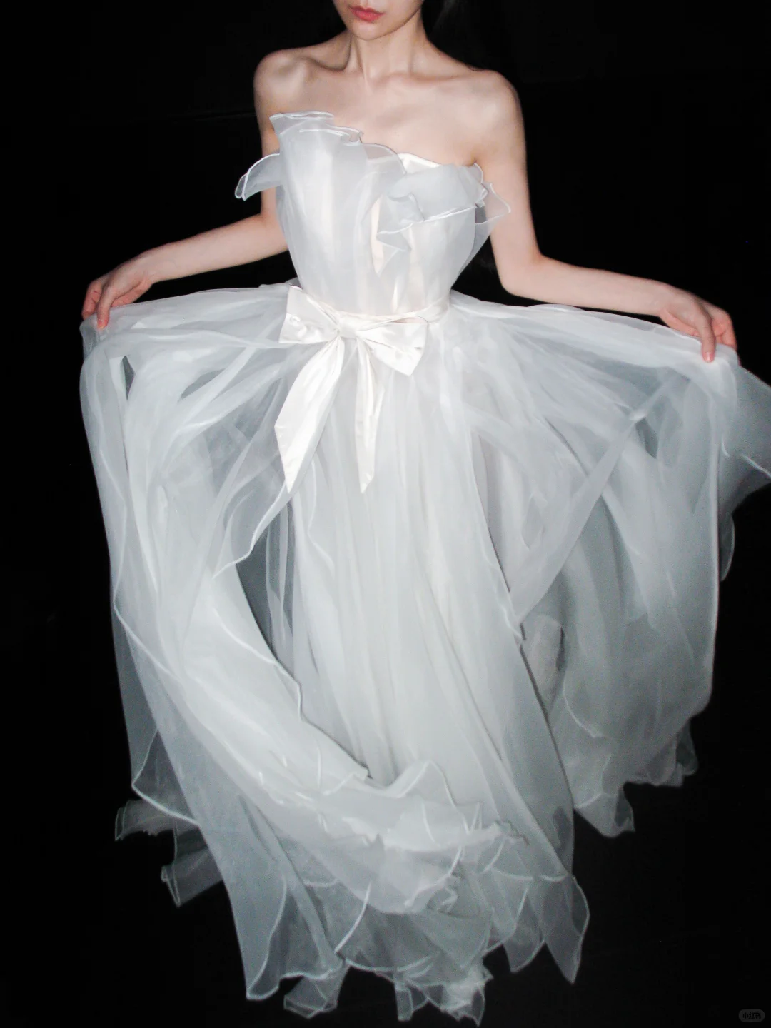 Gentle Flowy A Line Strapless White Tulle Long Wedding Dress SH6626