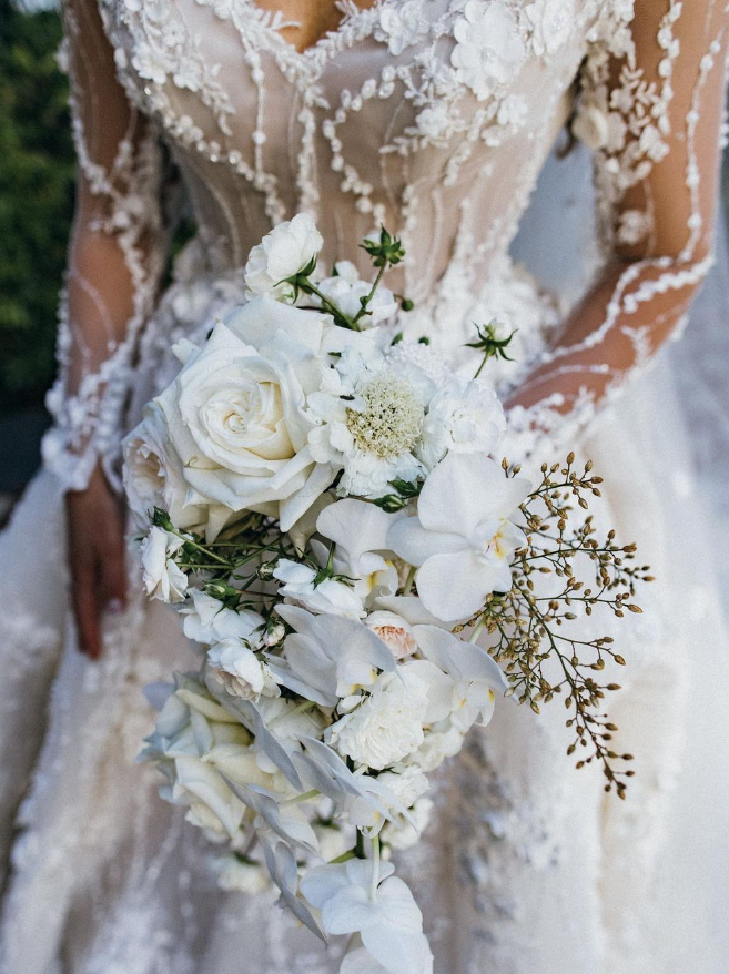 Elegant Ball Gown Long Sleeve V Neck Appliques White Tulle Wedding Dress with Sweep Train SH1993