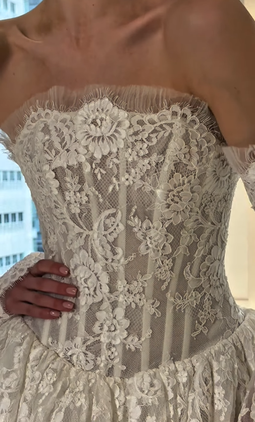Glamorous Ball Gown Strapless Corset White Lace Long Wedding Dress SH6104