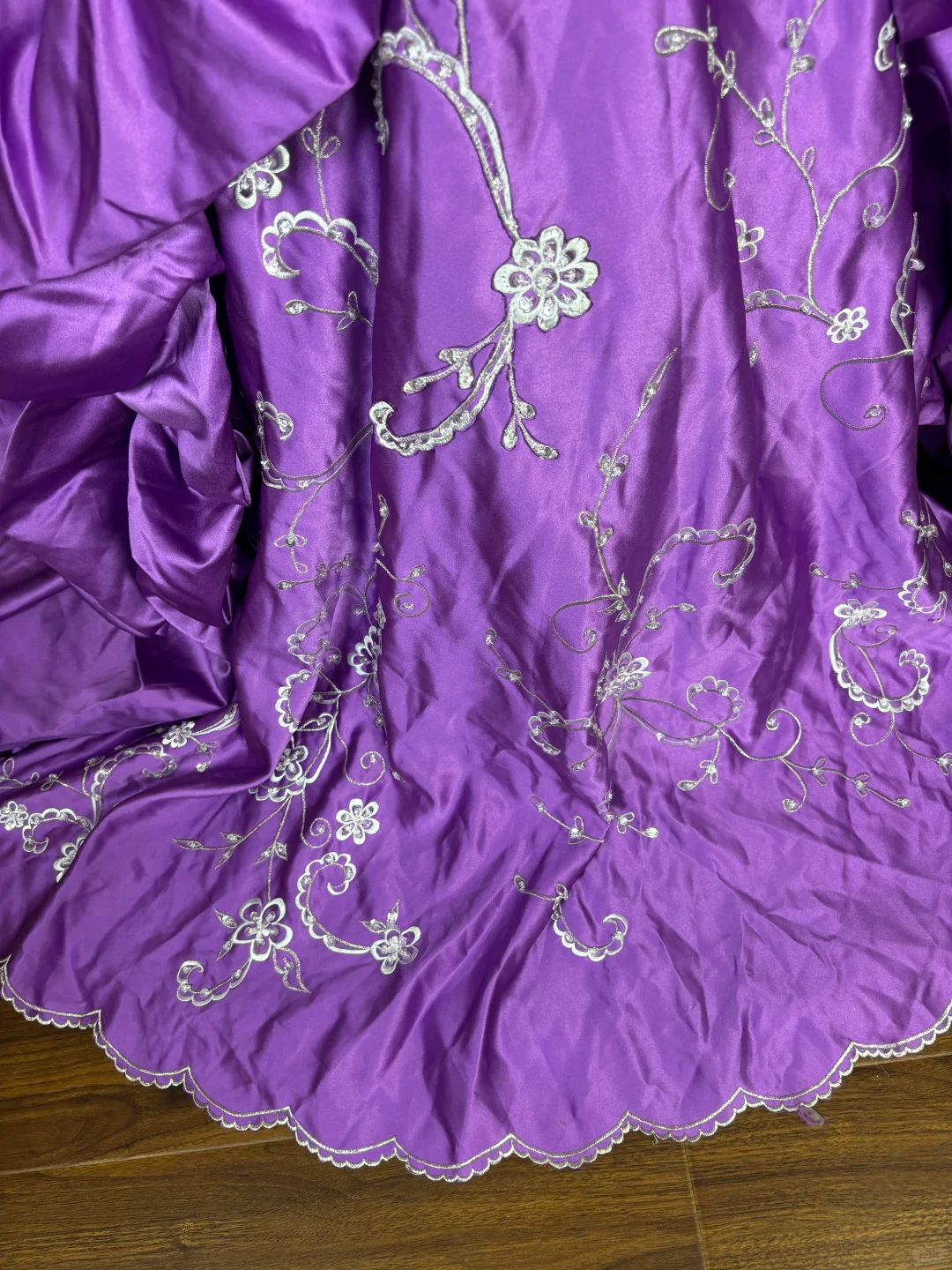 Vintage Purple Ball Gown Strapless White Appliques Satin Prom Dress Sweet 16 Dress SH5800