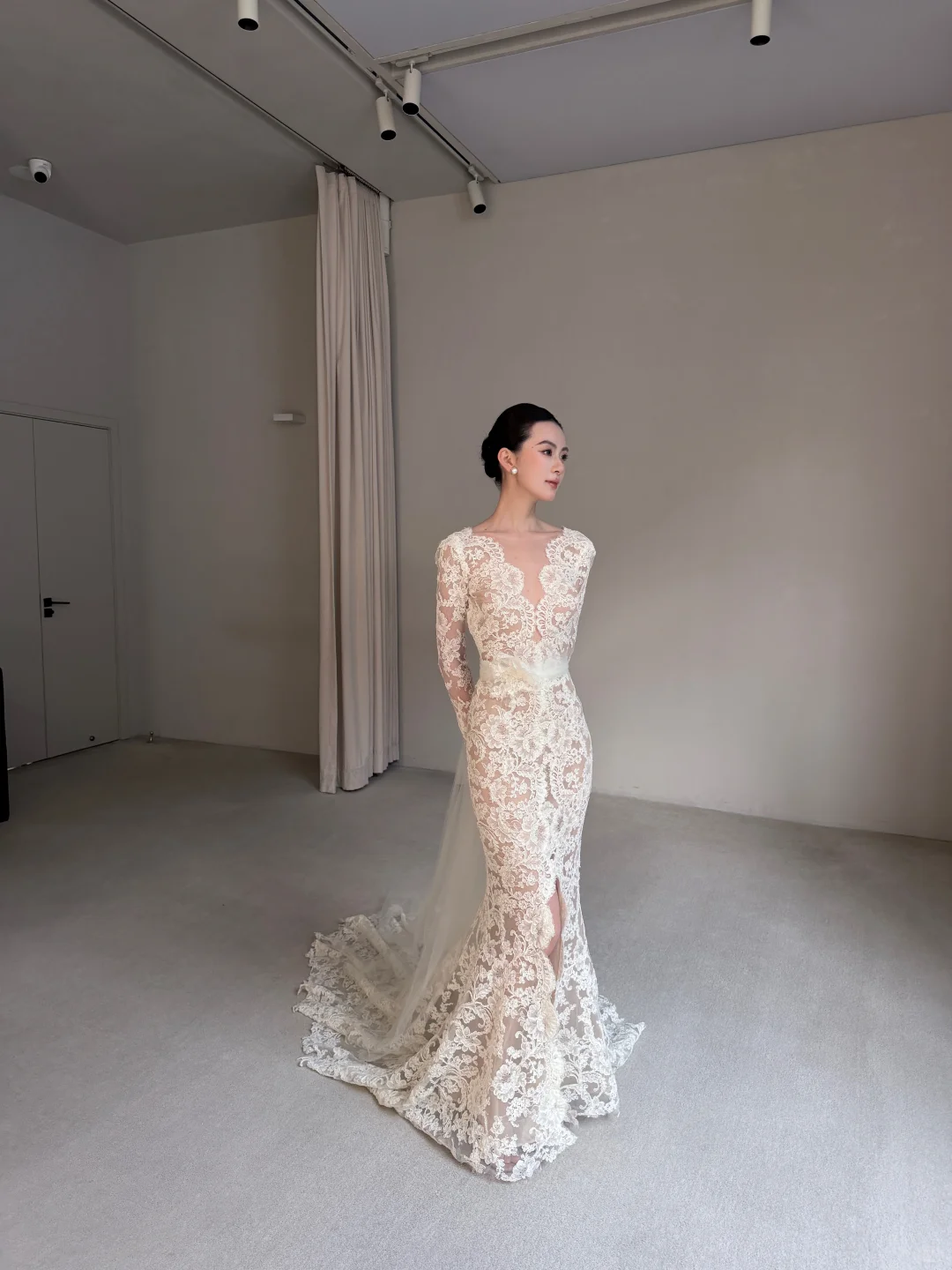Stunning Mermaid Long Sleeve V Neck Lace Long Train Wedding Dress with Slit SH7724