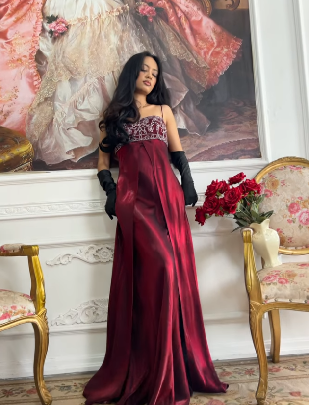 Burgundy Vintage A Line Exquisite Beaded Satin Long Prom Dress Wedding Guest Dress SH5386