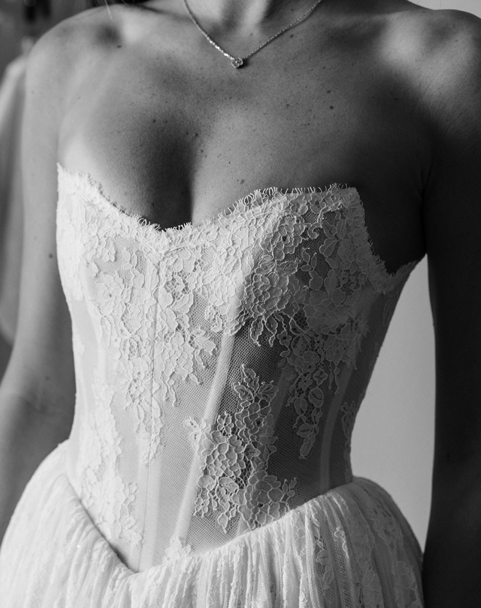 Elegant Ball Gown Sweetheart Neck Corset White Lace Wedding Dresses SH4704