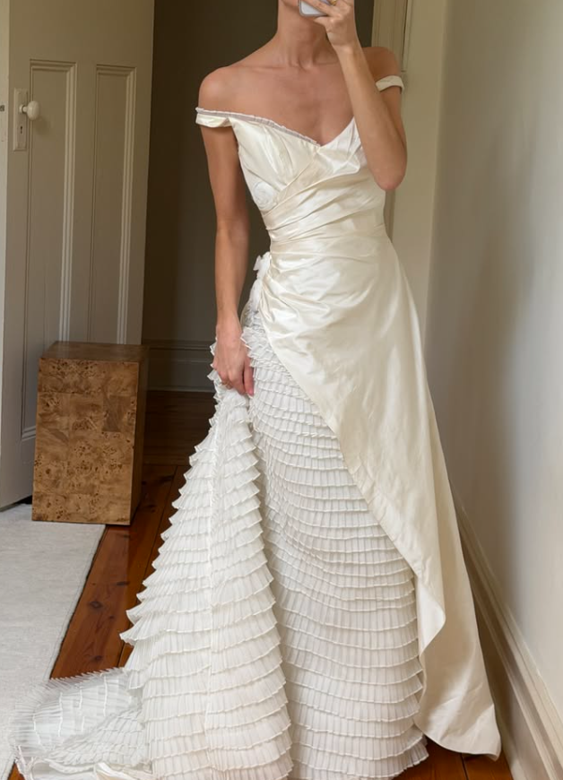 Vintage Stunning A Line V Neck Layered Tulle Satin Wedding Dress SH8472