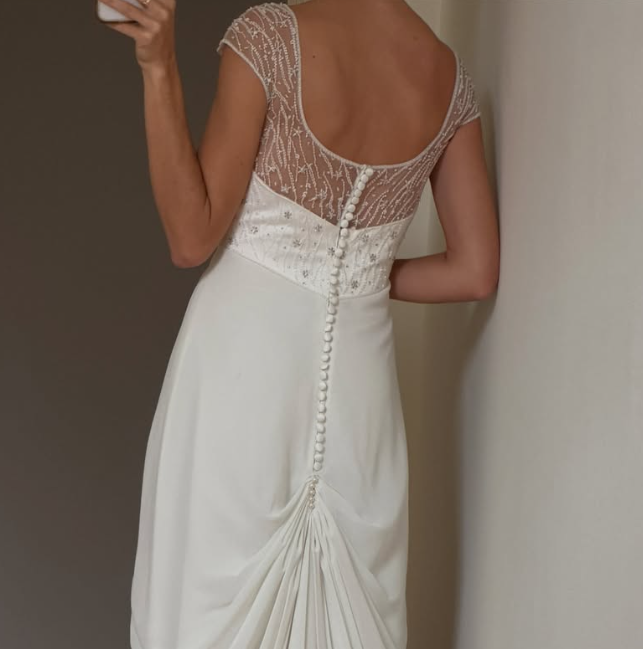 Vintage Gentle A Line Round Neck Beaded White Chiffon Wedding Dress SH8466