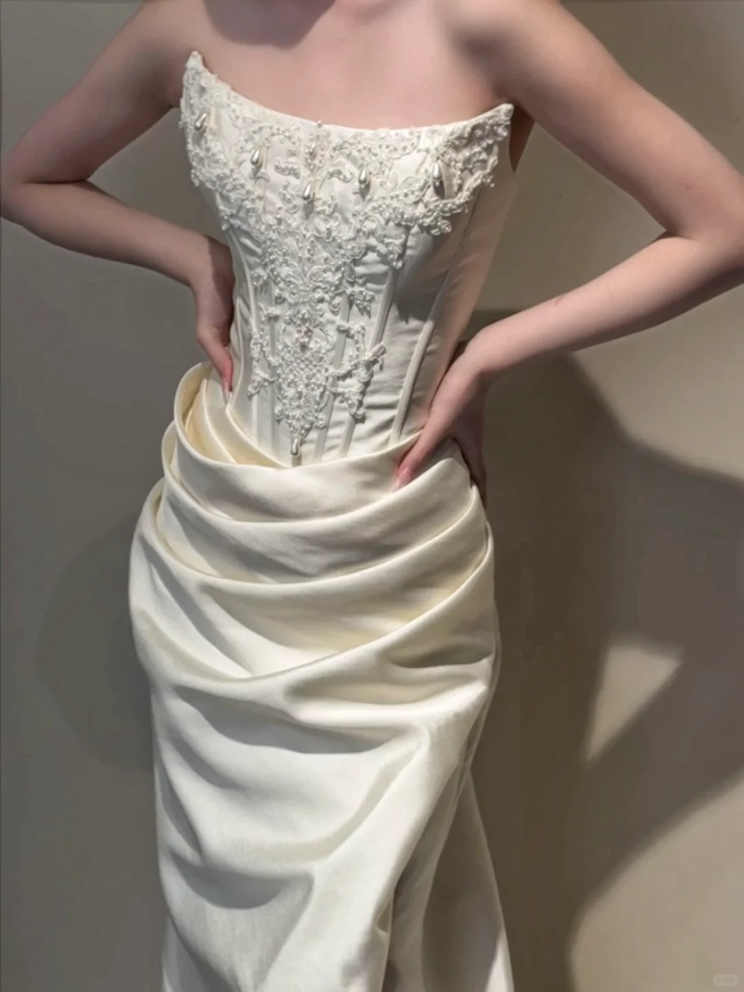 Pretty Mermaid Strapless Pearl Appliques White Satin Long Wedding Dress SH4719