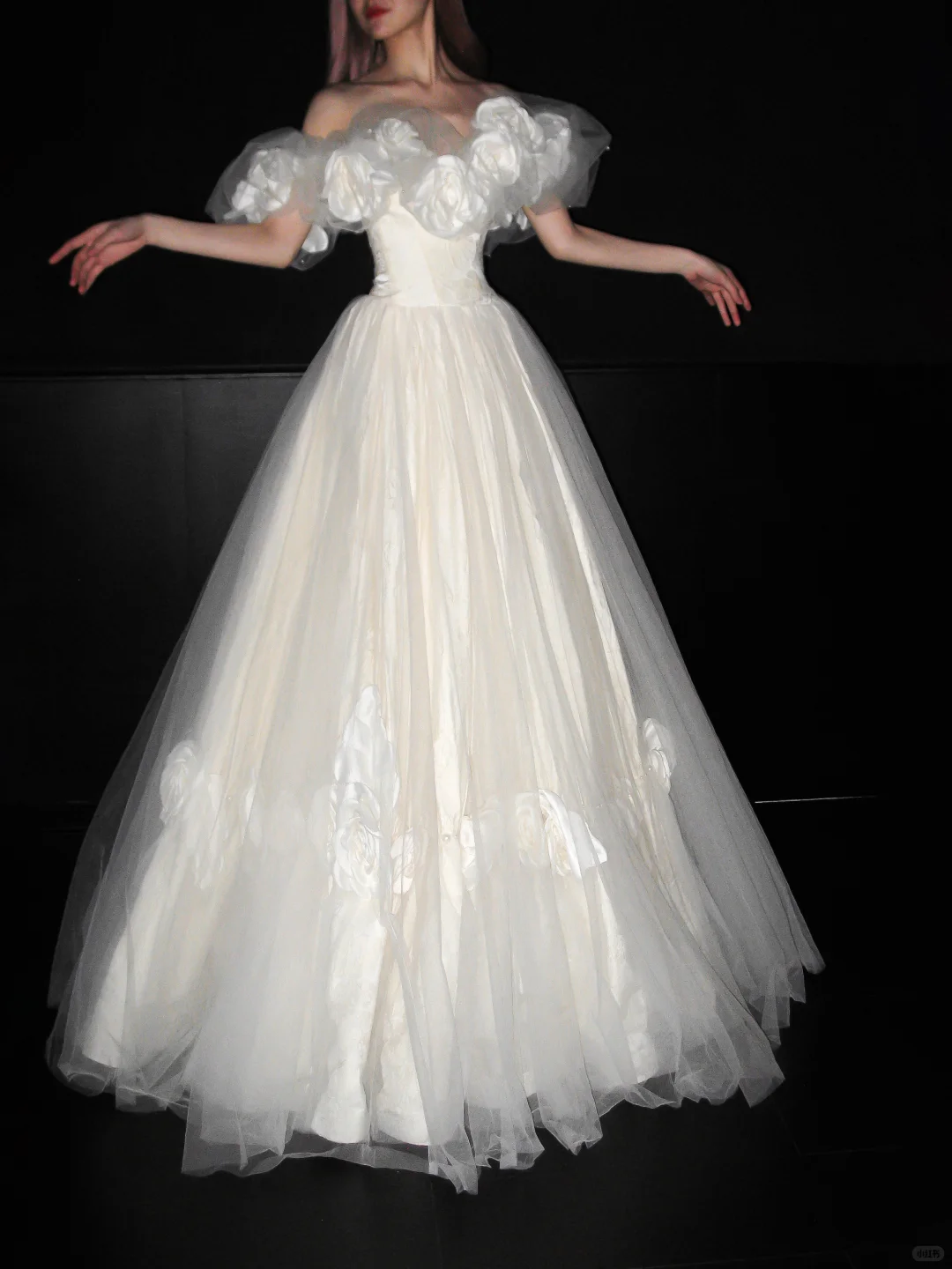 Elegant Princess Ball Gown Off the Shoulder Floral Tulle Wedding Dress SH5552