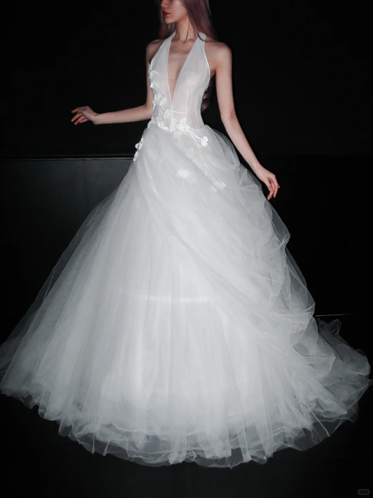 White Princess Ball Gown V Neck Appliques Tulle Wedding Dress SH5551