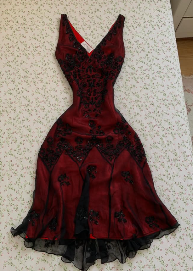 Vintage Black Chiffon Beaded Burgundy Satin Short Prom Dress Homecoming Dress SH7417