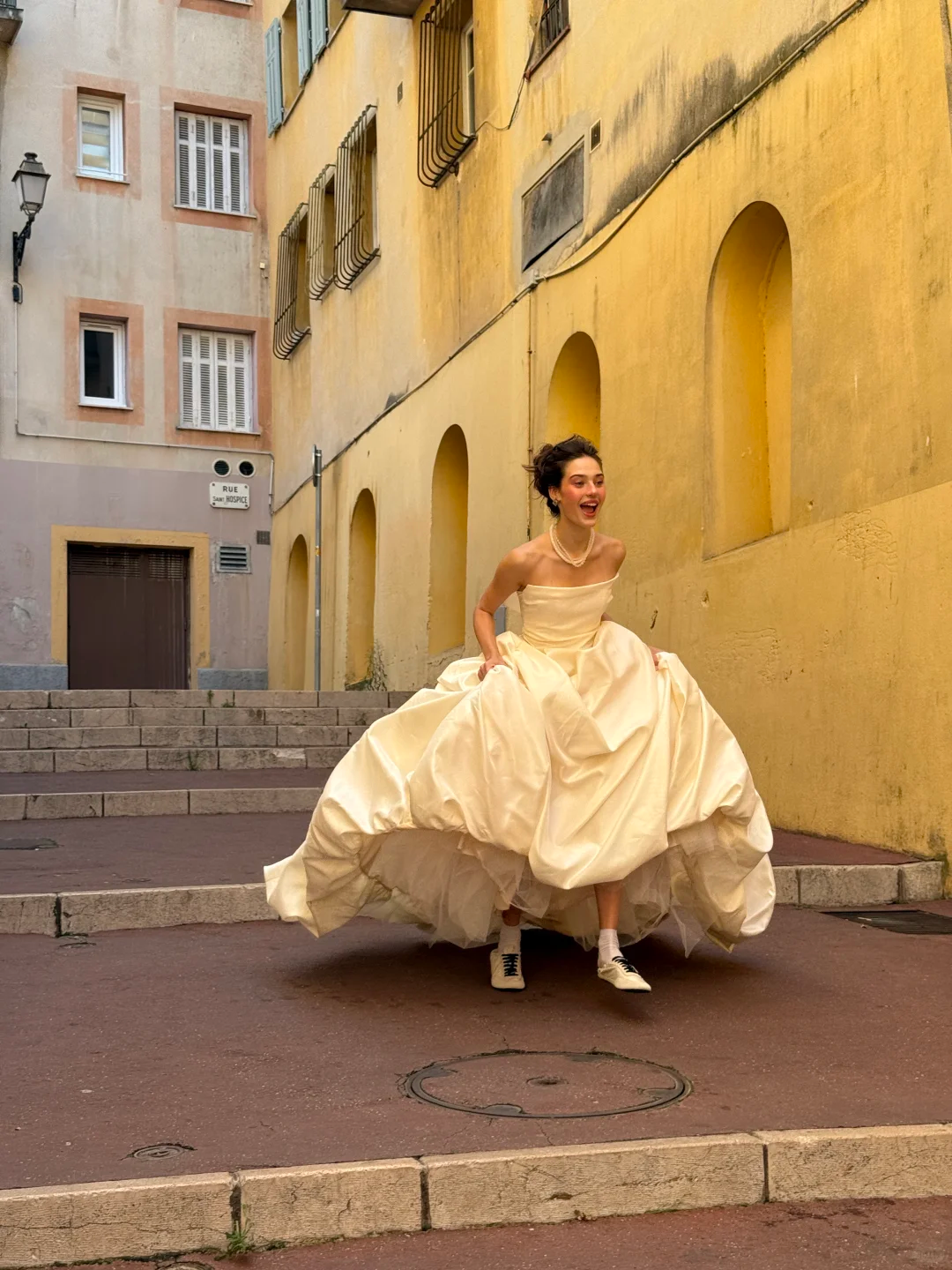 Simple Classic Ball Gown Strapless White Satin Tulle Long Wedding Dress  SH5099